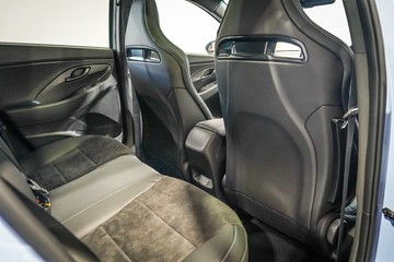 https://vehicle-cdn.autoleague.cloud/26416_620260431_12.jpg