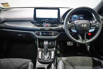 https://vehicle-cdn.autoleague.cloud/26416_620260431_13.jpg