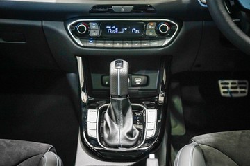 https://vehicle-cdn.autoleague.cloud/26416_620260431_15.jpg