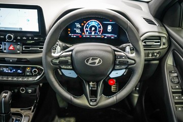 https://vehicle-cdn.autoleague.cloud/26416_620260431_16.jpg