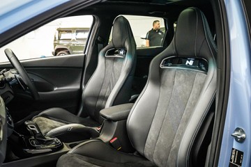 https://vehicle-cdn.autoleague.cloud/26416_620260431_29.jpg