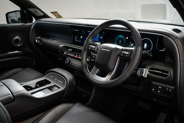 https://vehicle-cdn.autoleague.cloud/26416_620260464_23.jpg