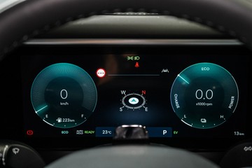 https://vehicle-cdn.autoleague.cloud/26416_620260464_26.jpg