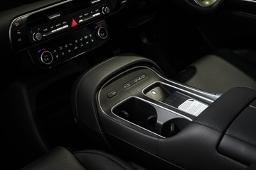 https://vehicle-cdn.autoleague.cloud/26416_620260464_34.jpg