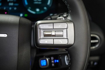 https://vehicle-cdn.autoleague.cloud/26416_620260472_30.jpg