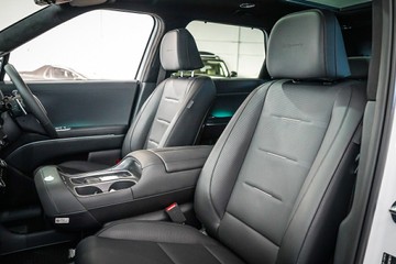 https://vehicle-cdn.autoleague.cloud/26416_620260472_37.jpg