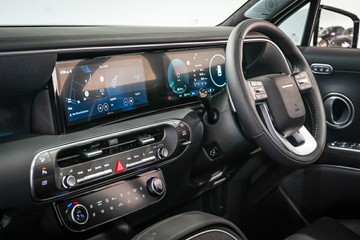 https://vehicle-cdn.autoleague.cloud/26416_620260472_39.jpg