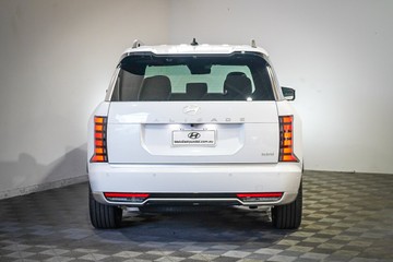 https://vehicle-cdn.autoleague.cloud/26416_620260472_7.jpg