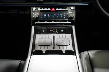https://vehicle-cdn.autoleague.cloud/26416_620260733_15.jpg