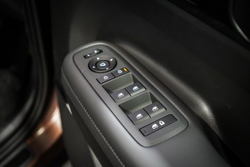 https://vehicle-cdn.autoleague.cloud/26416_620260733_19.jpg
