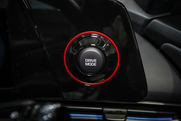 https://vehicle-cdn.autoleague.cloud/26416_620260761_28.jpg