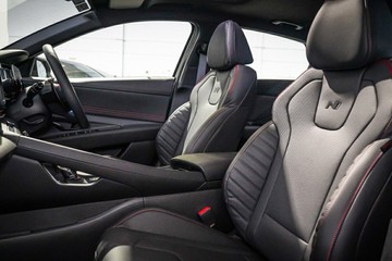 https://vehicle-cdn.autoleague.cloud/26416_620260761_30.jpg