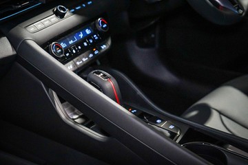 https://vehicle-cdn.autoleague.cloud/26416_620260761_33.jpg