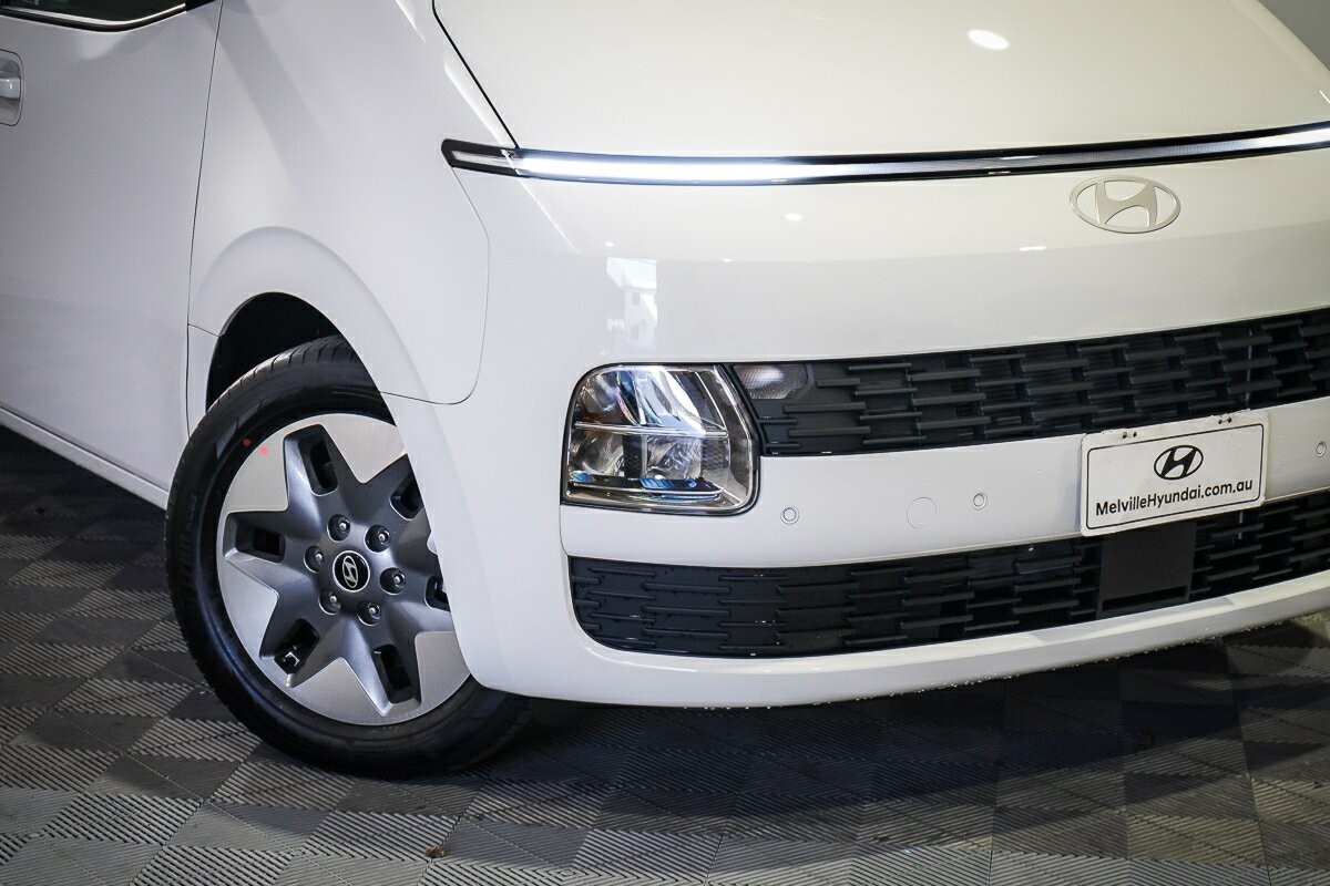 Hyundai Staria image 2