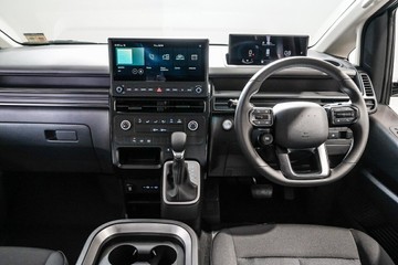 https://vehicle-cdn.autoleague.cloud/26416_620261143_11.jpg
