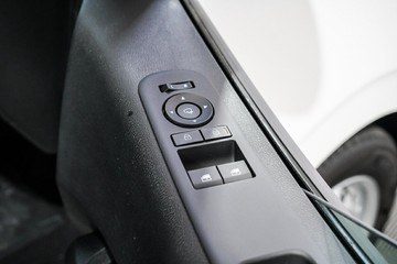https://vehicle-cdn.autoleague.cloud/26416_620261143_14.jpg