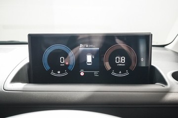 https://vehicle-cdn.autoleague.cloud/26416_620261143_16.jpg