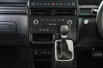 https://vehicle-cdn.autoleague.cloud/26416_620261143_19.jpg
