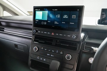 https://vehicle-cdn.autoleague.cloud/26416_620261143_22.jpg