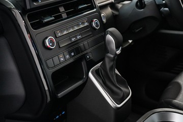 https://vehicle-cdn.autoleague.cloud/26416_620261143_27.jpg