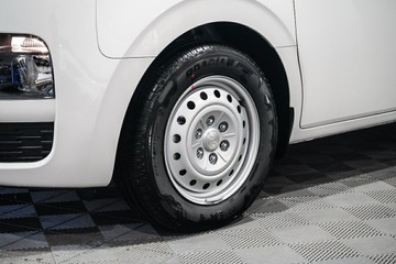 https://vehicle-cdn.autoleague.cloud/26416_620261143_5.jpg