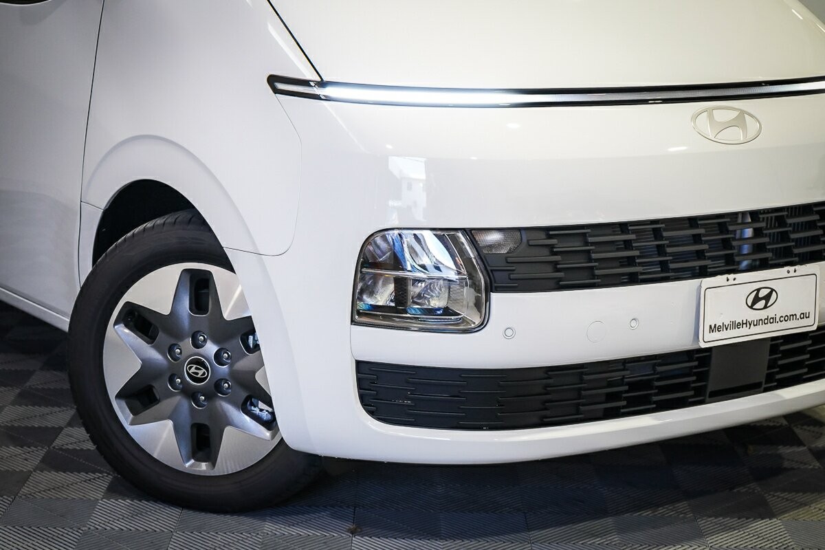 Hyundai Staria image 2