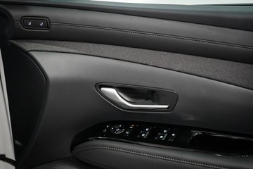 https://vehicle-cdn.autoleague.cloud/26416_620261725_21.jpg