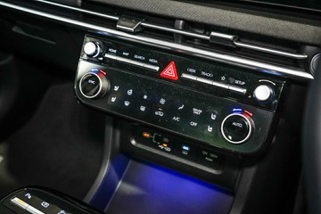 https://vehicle-cdn.autoleague.cloud/26416_620261725_26.jpg