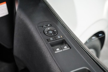 https://vehicle-cdn.autoleague.cloud/26416_620261918_12.jpg