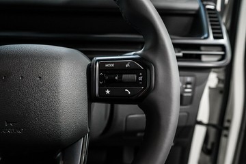 https://vehicle-cdn.autoleague.cloud/26416_620261918_15.jpg