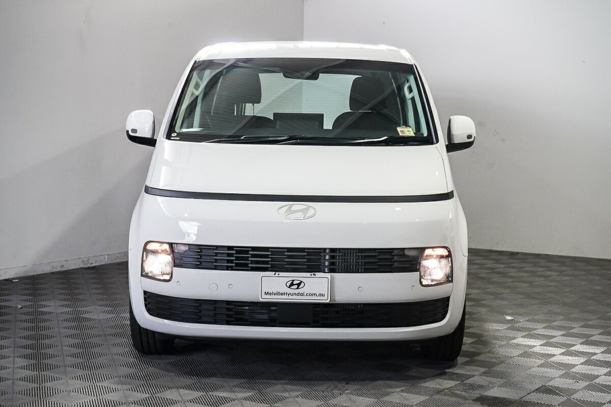 Hyundai Staria Load image 3