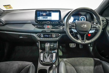 https://vehicle-cdn.autoleague.cloud/26416_620261950_11.jpg