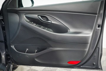 https://vehicle-cdn.autoleague.cloud/26416_620261950_19.jpg