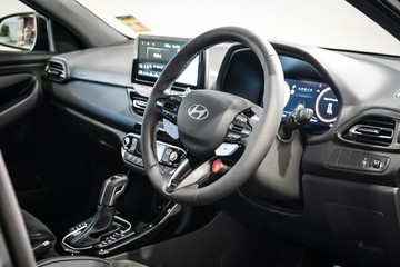 https://vehicle-cdn.autoleague.cloud/26416_620261950_21.jpg