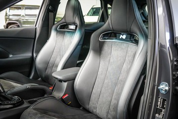 https://vehicle-cdn.autoleague.cloud/26416_620261950_25.jpg