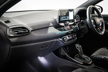 https://vehicle-cdn.autoleague.cloud/26416_620261950_26.jpg