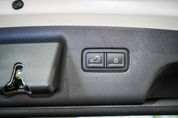 https://vehicle-cdn.autoleague.cloud/26416_620261968_10.jpg
