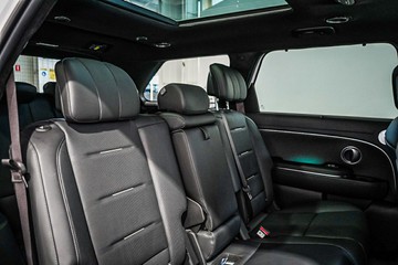 https://vehicle-cdn.autoleague.cloud/26416_620261968_12.jpg