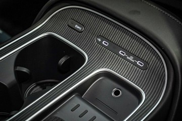 https://vehicle-cdn.autoleague.cloud/26416_620261968_25.jpg