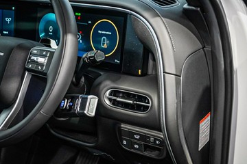 https://vehicle-cdn.autoleague.cloud/26416_620261968_27.jpg