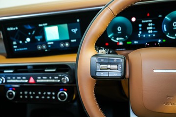 https://vehicle-cdn.autoleague.cloud/26416_620261984_13.jpg