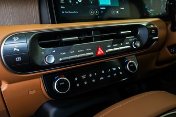 https://vehicle-cdn.autoleague.cloud/26416_620261984_21.jpg