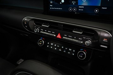 https://vehicle-cdn.autoleague.cloud/26416_620261989_22.jpg