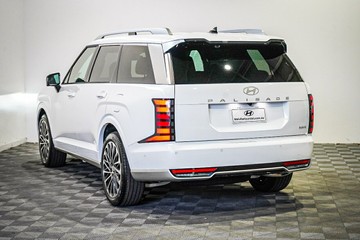 https://vehicle-cdn.autoleague.cloud/26416_620262111_6.jpg
