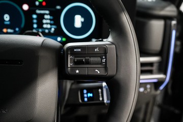https://vehicle-cdn.autoleague.cloud/26416_620262123_22.jpg