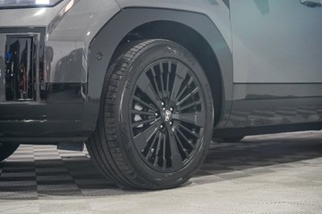 https://vehicle-cdn.autoleague.cloud/26416_620262123_5.jpg