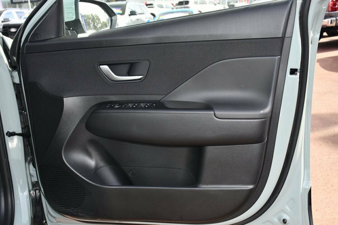 Hyundai Kona image 3