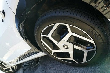 https://vehicle-cdn.autoleague.cloud/26416_620262839_4.jpg