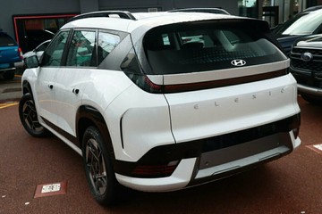 https://vehicle-cdn.autoleague.cloud/26416_620262906_3.jpg