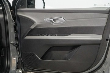 https://vehicle-cdn.autoleague.cloud/26416_620262911_19.jpg